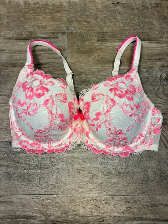 Victoria's Secret Other - Victoria Secret Floral Lace Lined Demi Bra